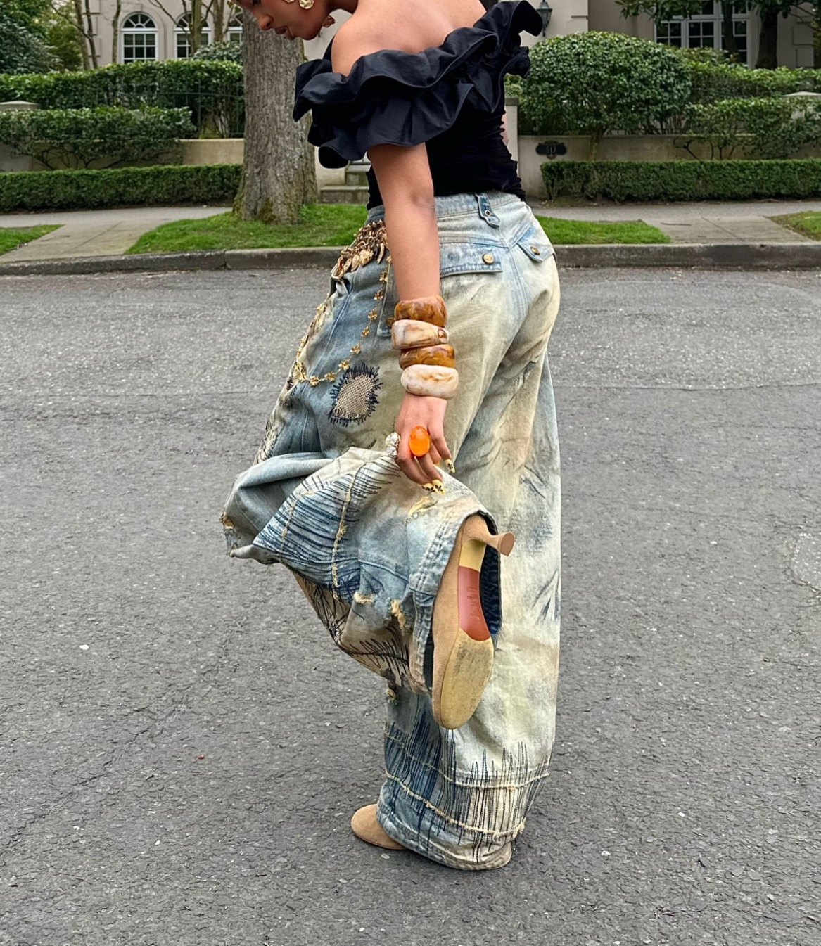 Curved Blade Embroidered Denim Jeans